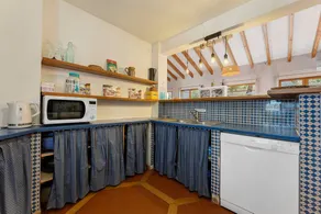 Ferienhaus mit Pool, Garten und Whirlpool - Image 4