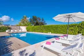 Villa with barbecue, garden & terrace - Image 3