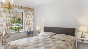 Flat with terrace & garden - Image 5