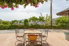 Voll ausgestattetes großzügiges Ferienhaus mit privatem Pool, Terrasse und Grill | Bergblick | Ideal für Homeoffice | Hunde erlaubt - Image 2