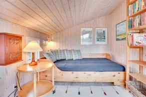 Holiday home with terrace - Image 3