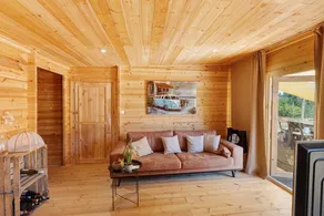 Fully equipped holiday home with jacuzzi, terrace & garden | Garden view | Pets are welcome - Image 2