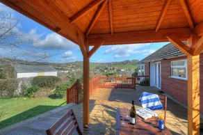 Cottage with garden - Image 2