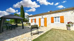 Ferienhaus mit Grill, Terrasse und Garten - Image 3