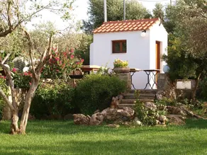 Villa with barbeque, garden & terrace - Image 4