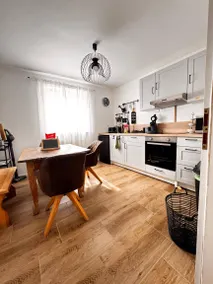 Holiday home with terrace - Image 3