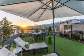 Familienorientiertes wunderschönes Ferienhaus mit Terrasse, Pool und Grill | Stadtblick | Ideal für Homeoffice - Image 3