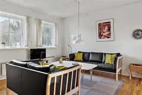 Wonderful holiday home with garden | Close to the beach - Image 2