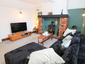 Family-oriented lovely cottage with garden | Pet-friendly - Image 3