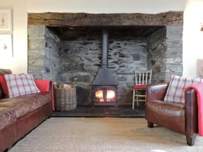 Cottage with garden & BBQ - Image 3