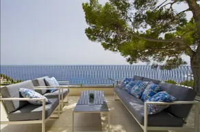 Children-friendly house with private pool, terrace & BBQ | Mountain view | Next to the beach | Good for workation | Pets allowed - Image 2
