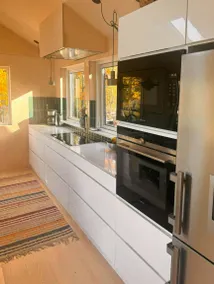 Holiday home with terrace, sauna & garden | Sea view | Perfect for remote work - Image 5