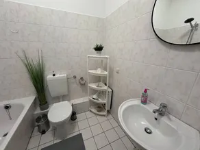 "Experience Coastal Comfort: Hafenkante Apartment in Rostock Awaits!" - Image 4