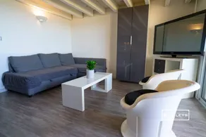 Holiday apartment with pool, barbeque & terrace | Beach view - Image 5