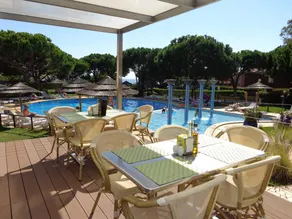 Appartement avec piscine et jardin - Image 2
