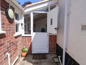 Family-friendly cottage with barbecue & garden | Dogs allowed - Image 4