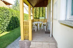 Holiday home with garden, barbeque & terrace - Image 2