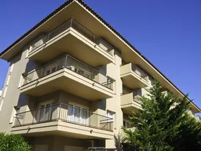 Cozy Apartment Near Beach, Central Location, Pool, Free WiFi, AC, Terrace, Fully Equipped - Image 3