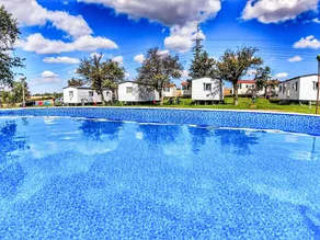 Holiday home with pool, terrace & garden - Image 5