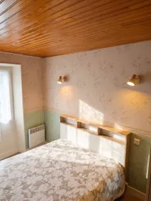 Holiday home with terrace - Image 3