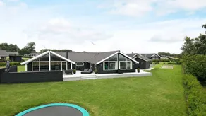 Big house with hot tub, sauna & terrace | Dogs allowed - Image 2