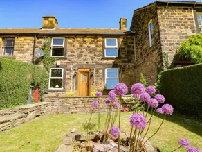 Cottage with garden & terrace - Image 2