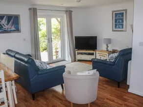 Cottage with garden | Beach view - Image 2