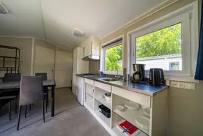 Maison avec terrasse et jardin - Image 4