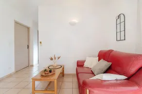 Holiday home with terrace, pool & garden - Image 4