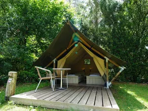 Children-friendly charming tent with heated pool - Image 4