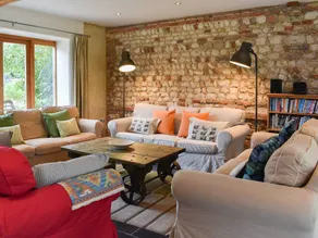 Family-oriented nice cottage with garden | Pets allowed - Image 2