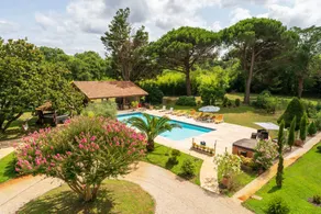 Child-friendly wonderful holiday home with terrace, jacuzzi & private pool | Garden view | Perfect for remote work - Image 2