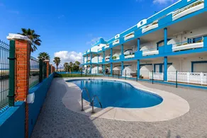 Apartment with terrace, garden & pool - Image 4