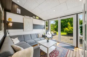 House with terrace - Image 2