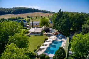 Cottage avec piscine, barbecue et jardin | Vue jardin - Image 3