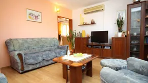 Holiday apartment with terrace, pool & BBQ | Sea view - Image 4