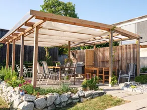 Apartment with garden, terrace & pool | Lake view - Image 2