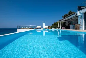 Villa avec jardin et piscine privée | Vue mer - Image 3