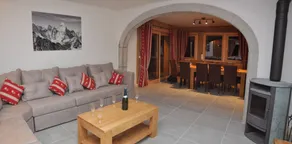 Chalet ideal para familias con jardín, terraza y barbacoa | Vistas al jardín - Image 2