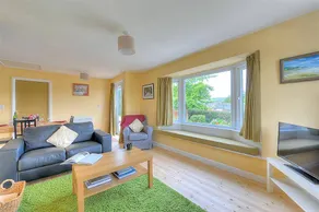 Cottage with garden - Image 3