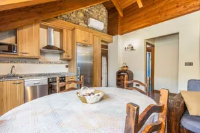 Holiday home with barbecue & garden | Mountain view - Image 3