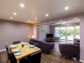 Maison avec internet haut débit, jardin et terrasse - Image 2