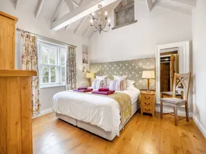 The Farmhouse - Image 5
