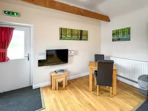 Cottage adapté aux familles avec barbecue et jardin | Avec animaux acceptés - Image 4