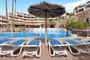 Vacation Apartment 'Albatros Park' with Shared Pool, Wi-Fi, and Air Conditioning - Image 2
