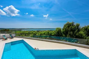 Wonderful villa with garden, private pool & barbeque | Pool view - Image 3