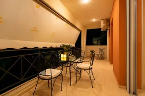 Apartment with garden & terrace | City view - Image 3