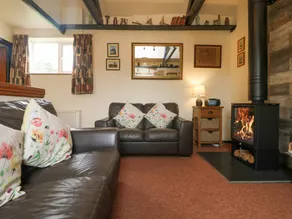 Family-friendly lovely cottage with garden | Pet-friendly - Image 4