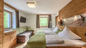 Flat with garden, sauna & terrace - Image 4