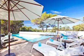 Villa with garden, private pool & BBQ - Image 2